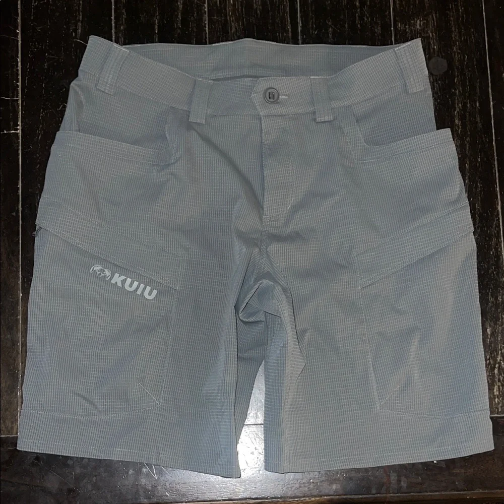 KUIU Men's Cargo Shorts in Gray “Tiburon” - Picture 1 of 7